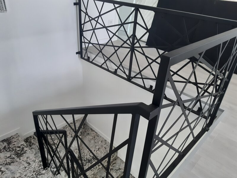 Confectionam scari si balustrade
